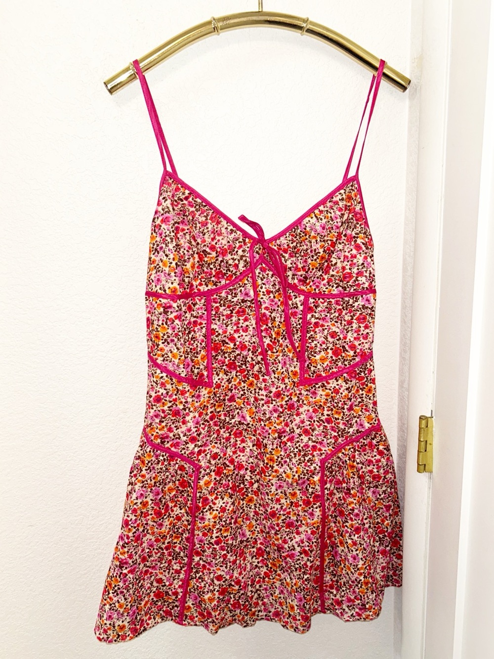 NwT ANTHROPOLOGIE The Paneled Mini Slip Dress in Hot Pink Floral Brown SZ: M